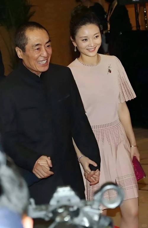 上港没看错这位王牌!刚让他重新报名踢中超,就带队客场战胜河南