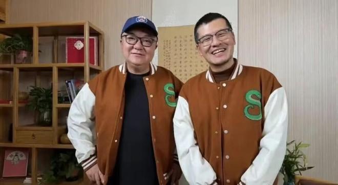 穆霍娃温网之前首夺草地巡回赛冠军,福基纳六进巡回赛决赛终夺冠