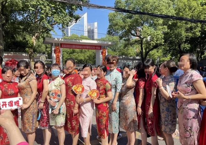 刘某某主动与男性发生性关系,事后以“自杀、举报被强奸、到单位或子女学校闹事”等勒索近20万元,当地通报