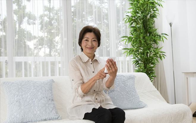 王欣瑜赞约维奇，打趣“现在的小朋友太强了”！柏林停电决赛推迟