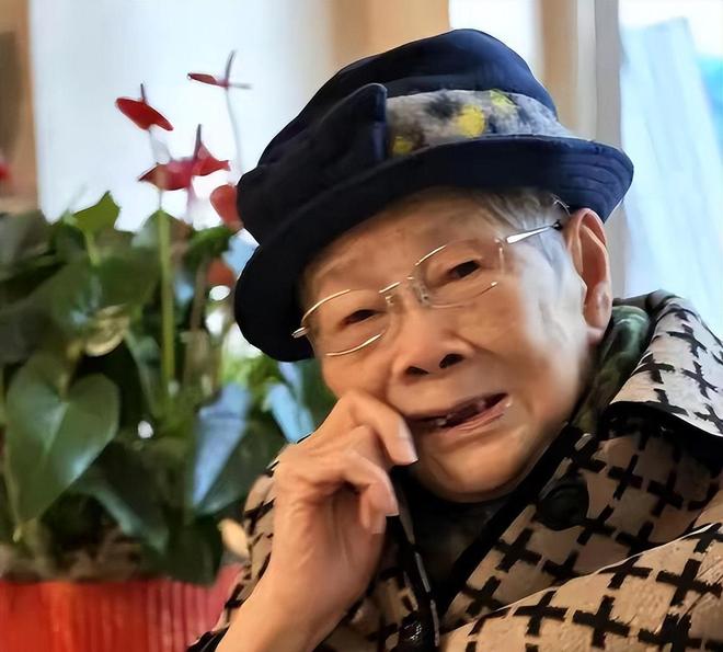 38岁清华毕业生李龙备考3年被北大医学部录取:八年制本博,高考成绩列黑龙江省前300名,未来希望从事相关科研,曾拒绝签约机构卖课