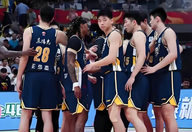 湖人官宣,放弃14人!詹姆斯在内,还有安东尼和霍华德?