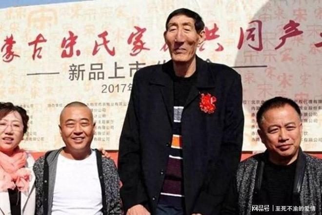杨瀚森：看到恶评有时候很想笑 他们骂得很有才 但做好自己就行了