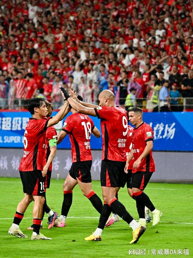 辛纳完胜德约科维奇,决赛将战兹维列夫