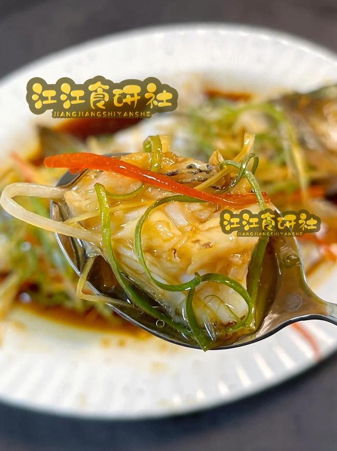 首款完整“韬定律”芯片落地，余承东现场称“史上最强”