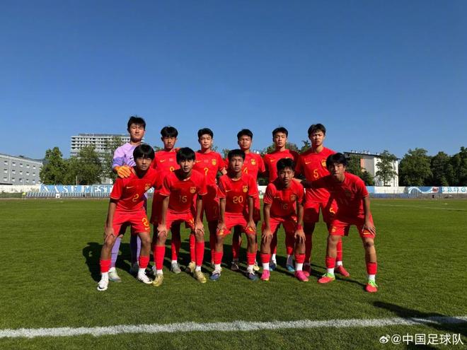 争议!英格兰后卫禁赛2场立即执行 美国前锋缓刑 网友:FIFA双标