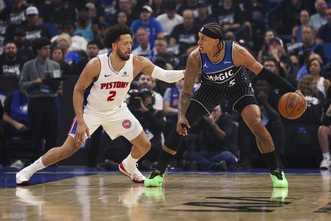 挤走董卿、靠爹上位、隐婚生子?央视穷鬼龙洋 私生活传言太离谱