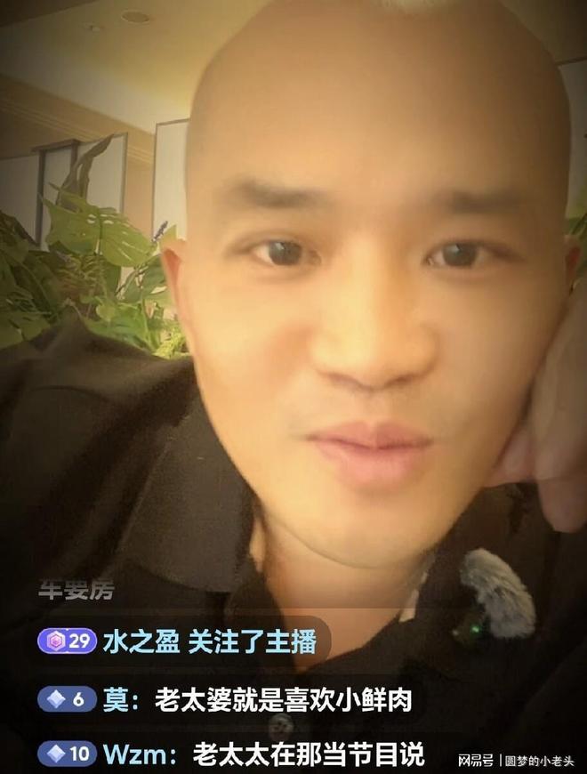 利物浦赛后爆内讧？琼斯索博激烈争吵，队长袖标被怒扔在地