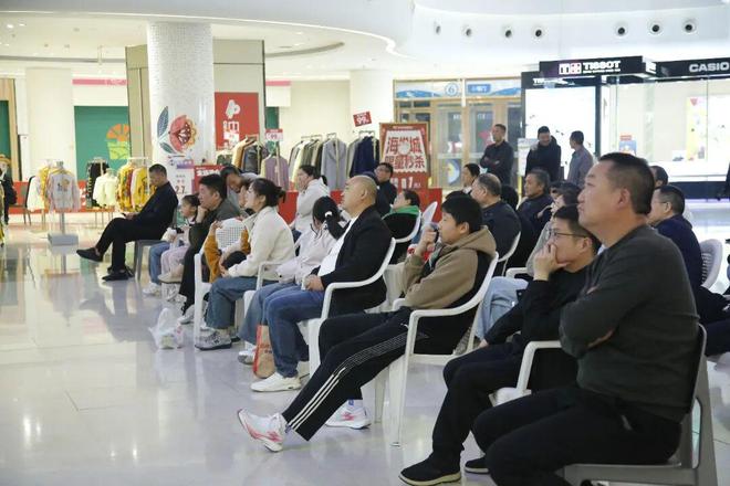 2026世界杯金靴争夺战：巴洛贡揭幕战两球暂居榜首