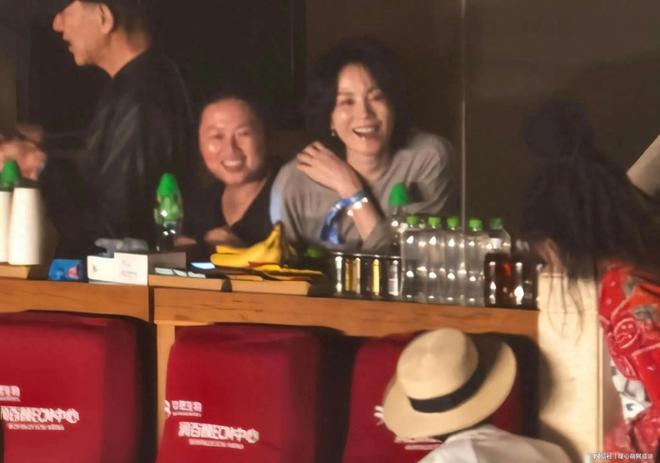 宋佳曝那英北京演唱会请客，打电话叫肖战来买单被拒，原因超搞笑 | 中国区|mk体育|股份有限公司