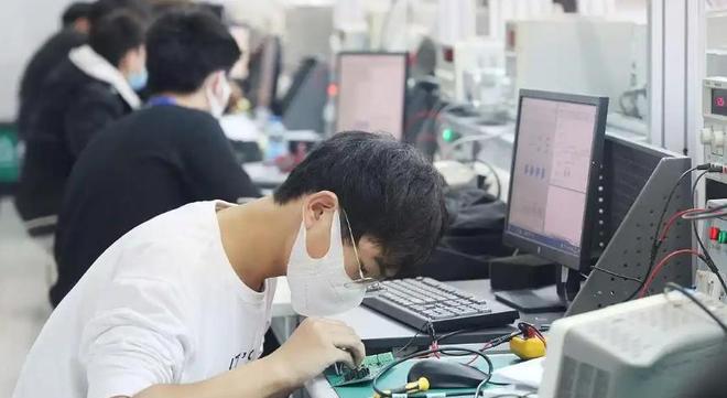 文班亚马5年2.52亿美元续约马刺评级：A+
