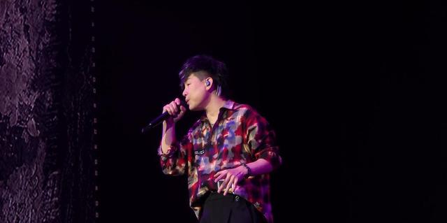 宏远早报!小陈总做新决定,杜锋下课官宣时间敲定,奎因仍未正式离队