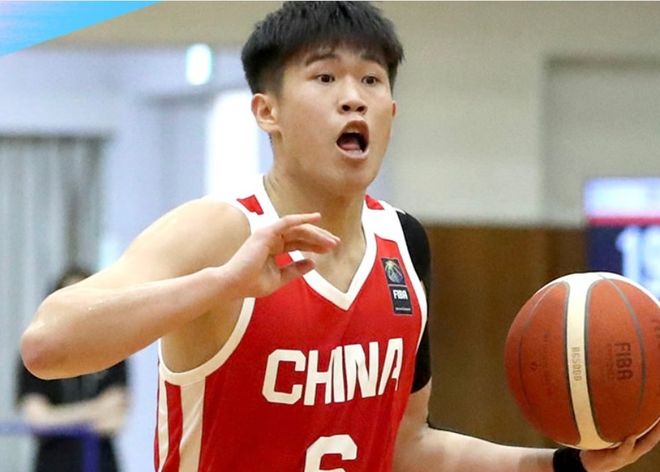 66岁大爷再婚10天就分手，55岁女士：他不要脸，大爷：她更不要脸